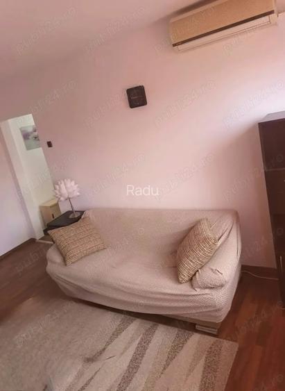 De vanzare,zona Dacia,apartament 2 camere,etaj 4 ,direct de la proprietar.