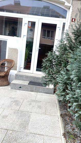 Birou zona  centrala - gradina proprie - 1