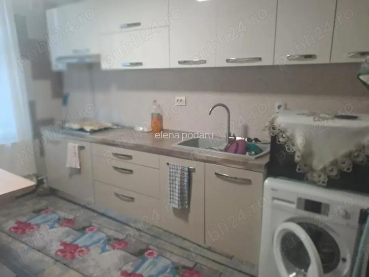 Vand apartament 2 camere decomandat parter inalt cu boxa Orasul Vulcan