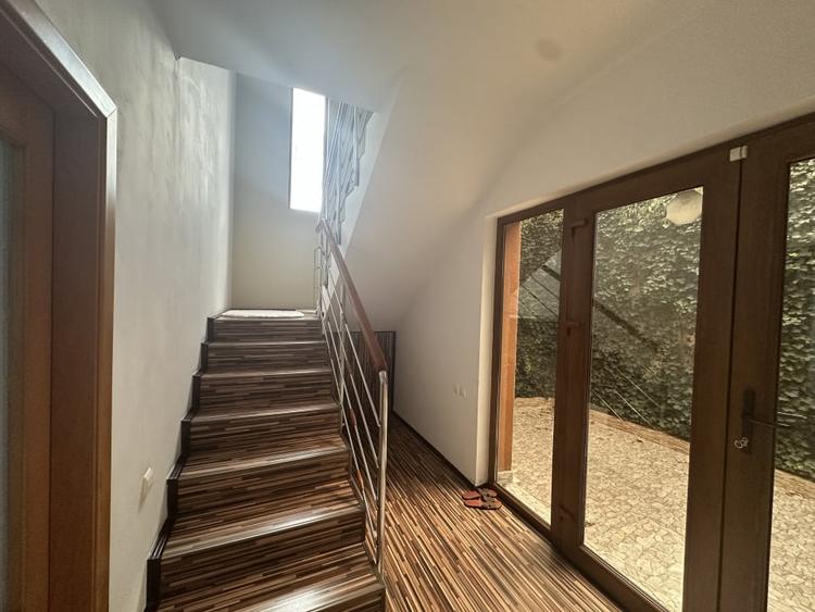 Vila individuala de vanzare cu 8 camere in zona 13 Septembrie - 13