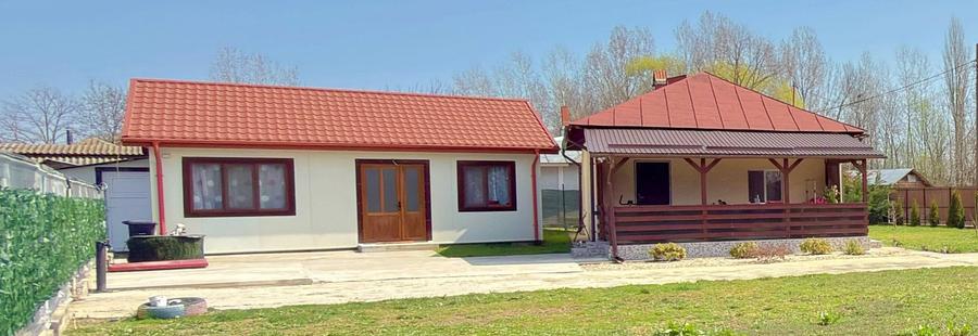 Casă individuală cu 4 camere cu Canalizare în Tătărăștii de Sus