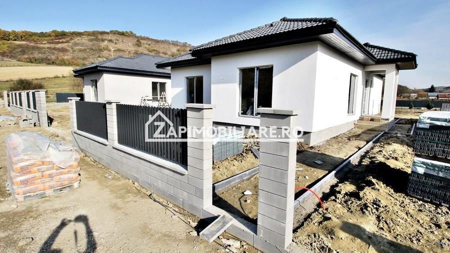 Casă la cheie pe 1 nivel 4cam. 2 bai,1 dresing 650 mp. teren - 29