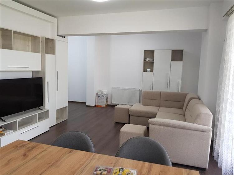 Penthouse cu 4 camere circular, mobilat în Mărăști