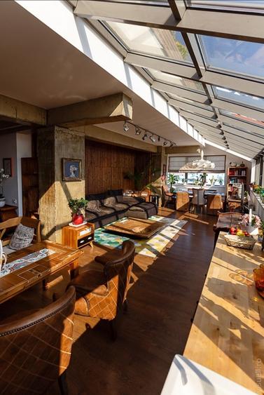 Penthouse cu un intreg perete doar din geamuri, dar si cu jacuzzi, terasa, gazon - 7