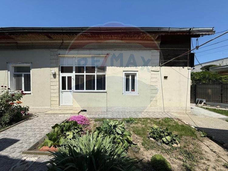 Casa de vanzare in Bacau - Cartier Bistrita Lac, benzinaria Socar - 1