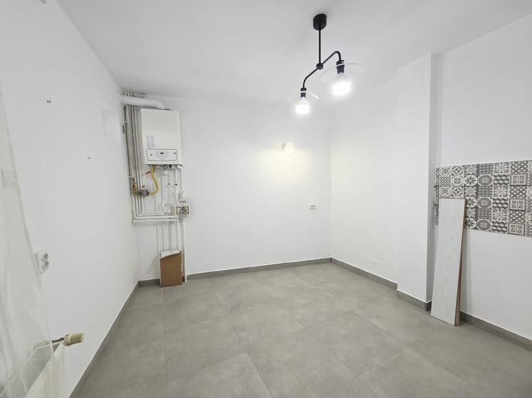 Casă cu 10 camere cu Canalizare în Central