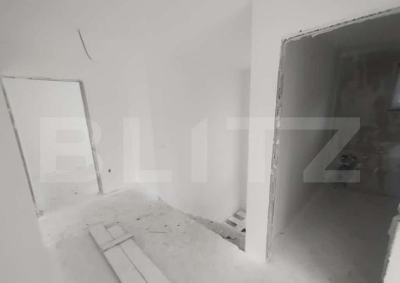 Casa 111 mp,pe 2 nivele cu 4 camere,570 mp teren,zona Valea - 3