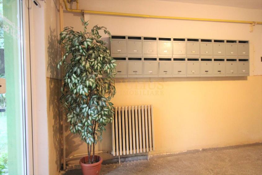 3 camere, clima, bloc anvelopat, Str. Cosminului - Girocului. - 25