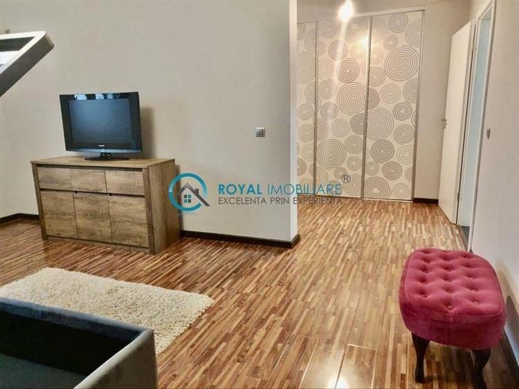 Royal Imobiliare - Vanzare apartament 3 camere zona 9 Mai - 6