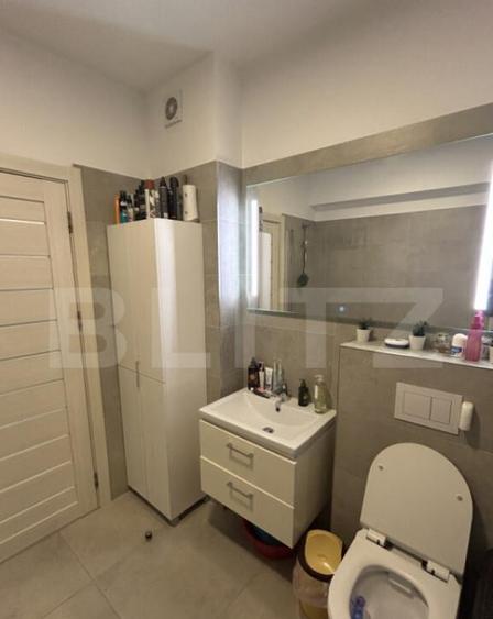 Apartament cu 3 camere, 68 mp, etaj intermediar, zona Tracto - 2