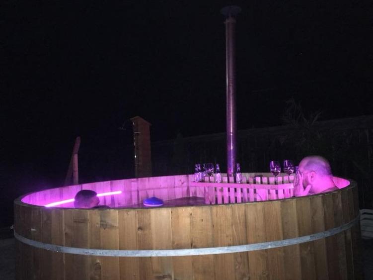 Pensiune agroturistica, pastravarie, 25 km de Brasov -proprietate speciala - 8