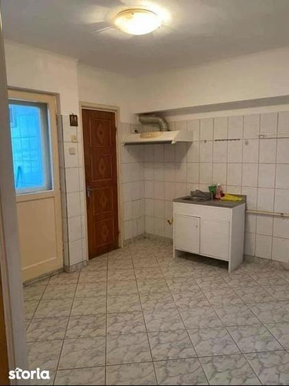 Inchiriez apartament 4 camere - 5