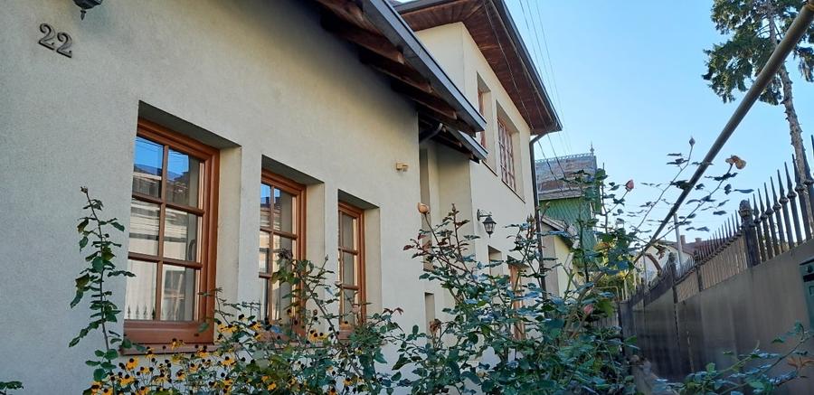 Vilă unică în Centrul Sucevei - 1