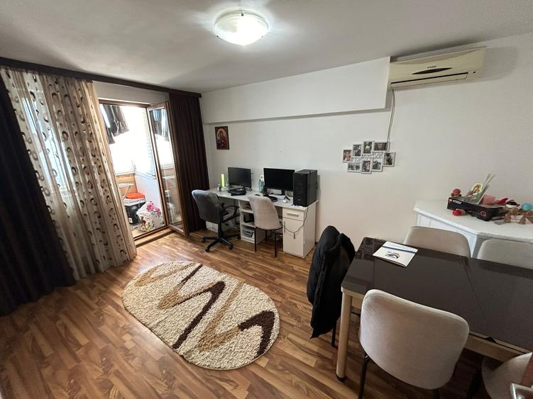 Titan 2 Camere Etaj 9  Instalatii Schimbate 15 Min Metrou Bloc 1976 Reabilitat - 1