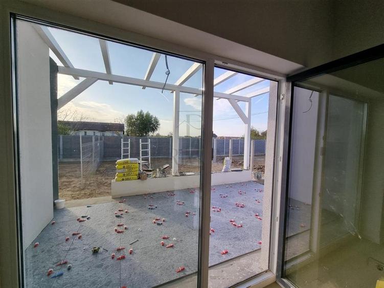 Duplex pe plan - 4 camere - zona linistita - terasa mare - 11