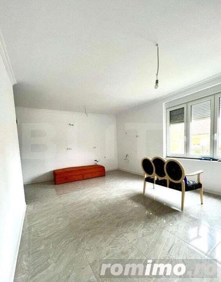 Apartament renovat , 3 camere , in asocia?ie , zona semicentrala - 1