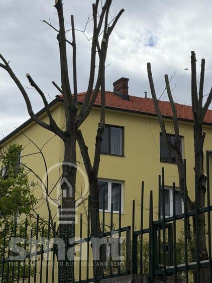 Apartament cu 3 camere decomandat, mobilat în Central