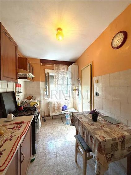 Gheorghe Lazar - decomandat - etaj 3 - centrala proprie - vedere pe 2 laturi! - 3