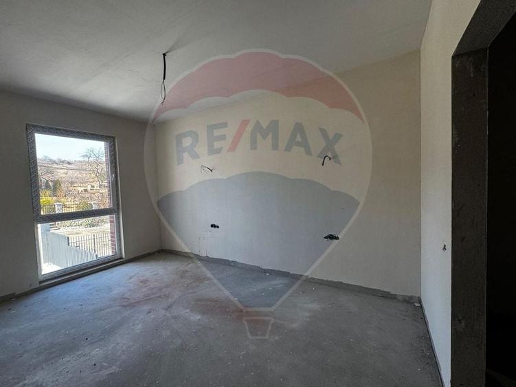 Vând Casă, in Borhanci - 6