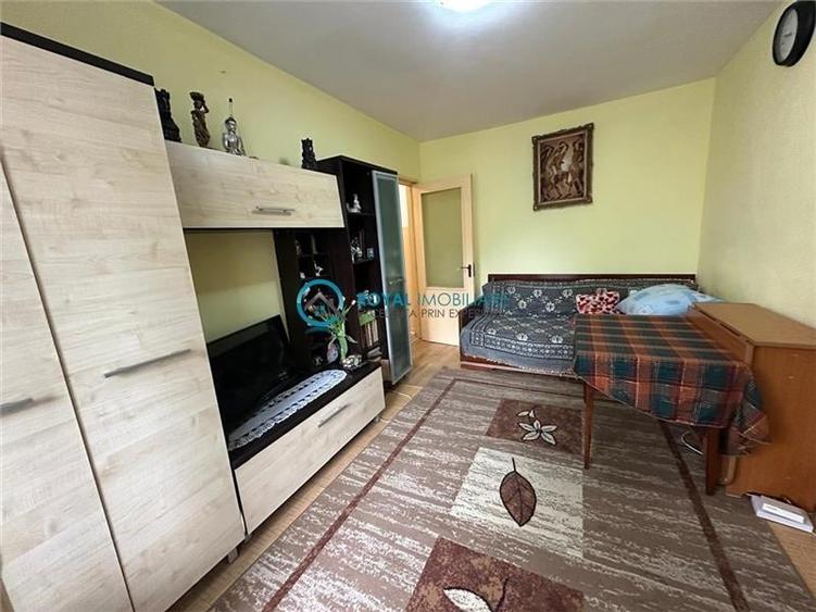 Royal Imobiliare - Vanzare apartament 2 camere zona Vest - 1