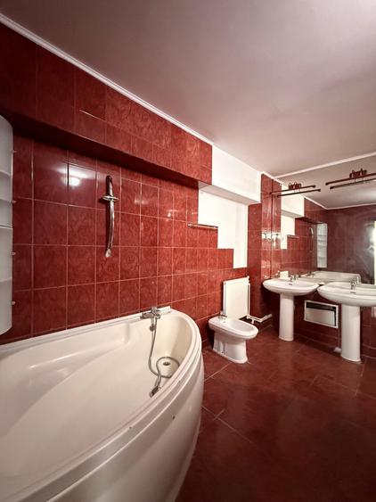Apartament cu 2 camere semidecomandat, mobilat în Nicolina