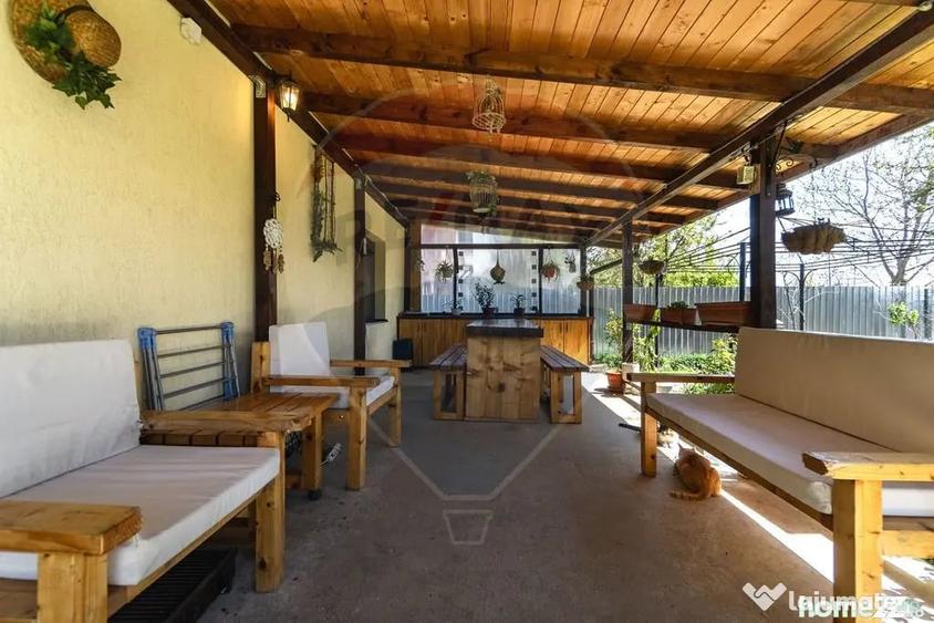 Casă cu 4 camere cu Teren 589 Mp în Feldioara