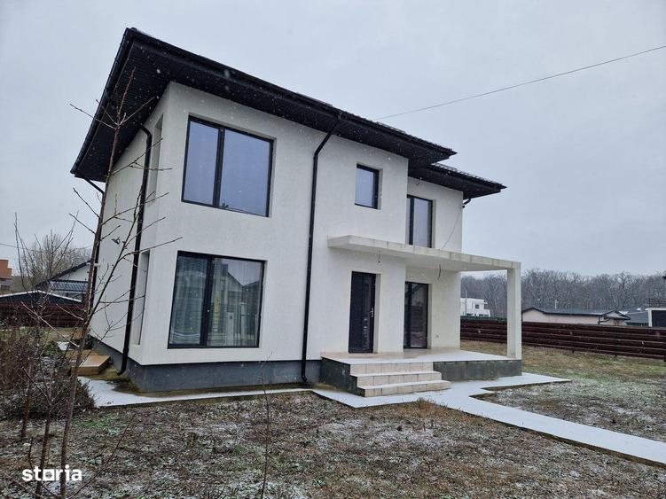 Casă cu 4 camere cu Teren 735 Mp în Miroslava