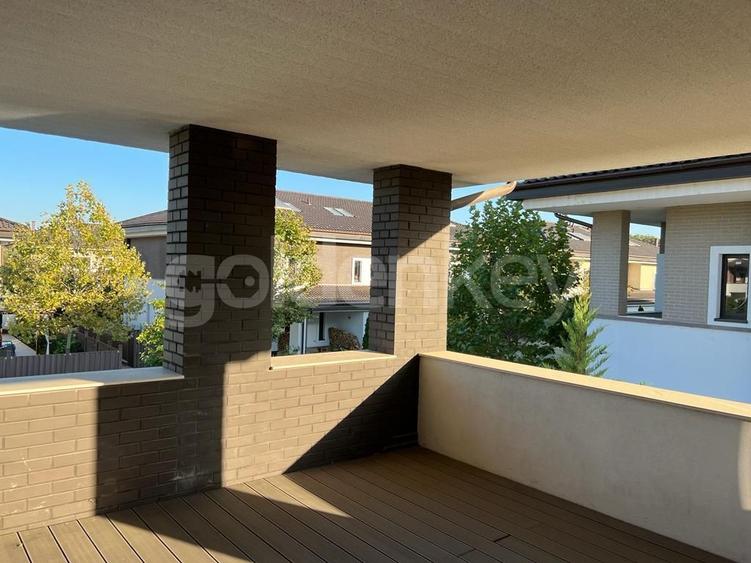 Vila moderna cu 5 camere si piscina| Oxford Gardens - 11