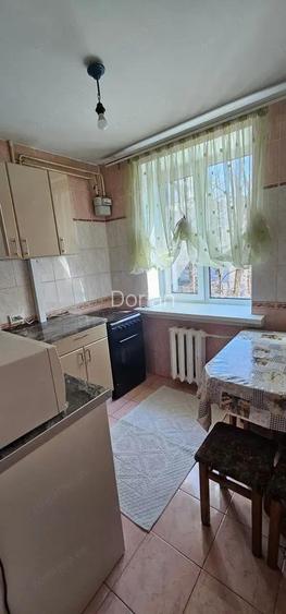 Ofer spre vanzare apartament cu 3 camere in zona Nicolae
