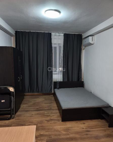 Inchiriez garsoniera strada Comuna din Paris