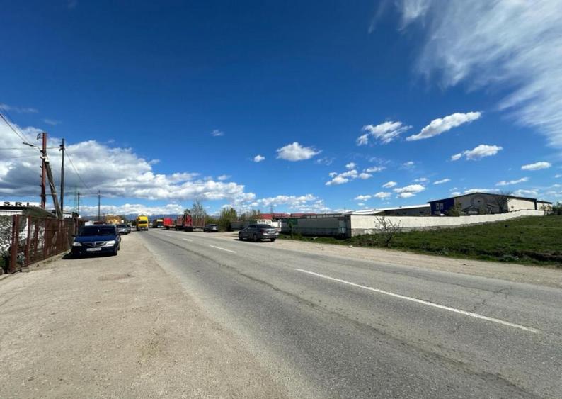 Teren intravilan situat in Targu Jiu - strada Narciselor - 1