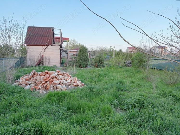 Casuta la mare cu mult teren - 3