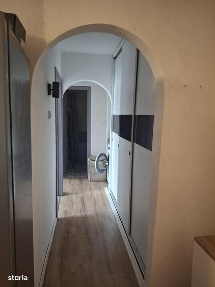 Apartament cu 3 camere decomandat în Aradului