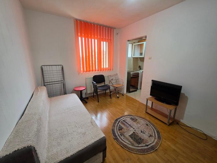 Titan, Postavarul intersectie B-ul 1 Decembrie 1918, stradal, vedere spate - 5