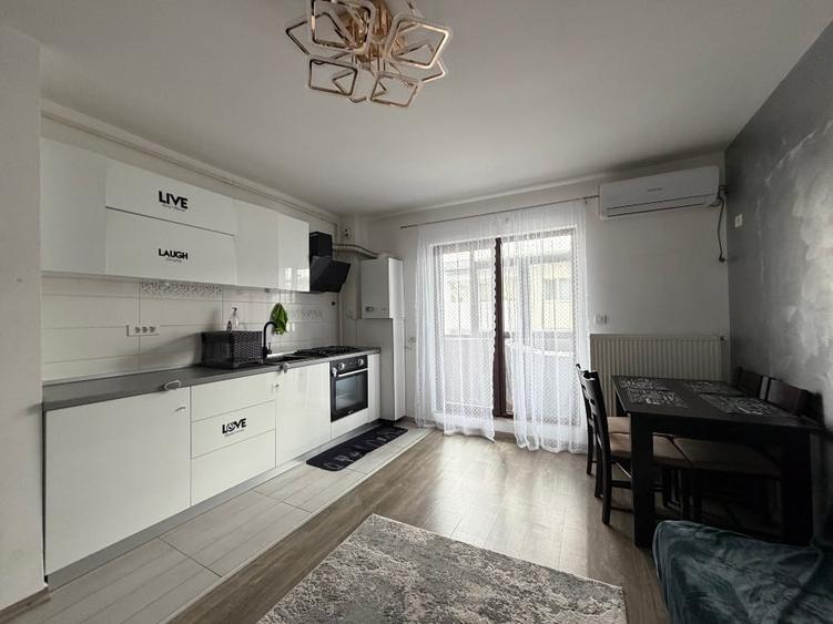 Apartament cu 2 camere semidecomandat, mobilat în Roșu
