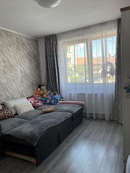 Vand apartament 2 camere bucatrie open-space zona ultra centrala ,parter mp 64 + boxa alimente bloc de caramida dotat cu centrala proprie,termopane - 1
