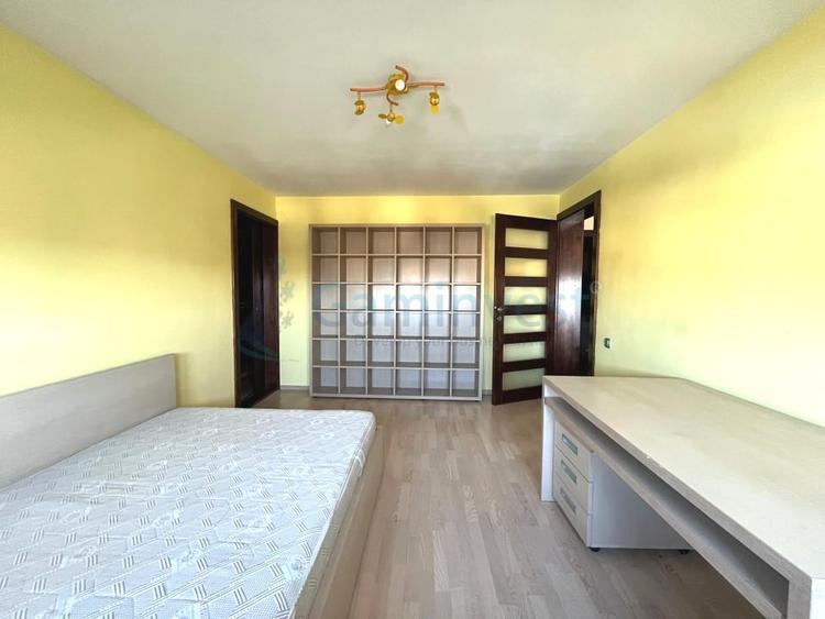 Apartament de vanzare in Oradea cu 4 camere , 91 mp utili, zona Decebal - 10