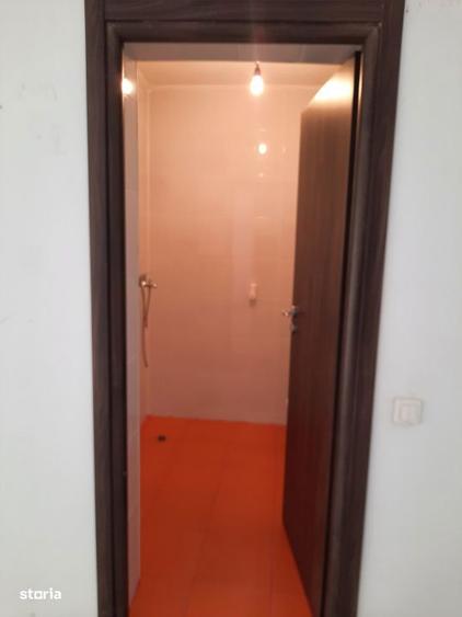 Spatiu comercial 52,17mp, 2 incaperi, parcare, intrare din strada, Ter - 2