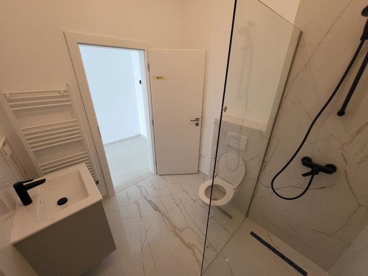 COMISION%. BLOC NOU in ORAS. Gradina proprie. Spatios - 10