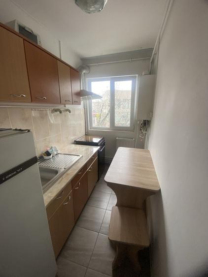 De vanzare ( piata 1 MAI ) apartament - 4