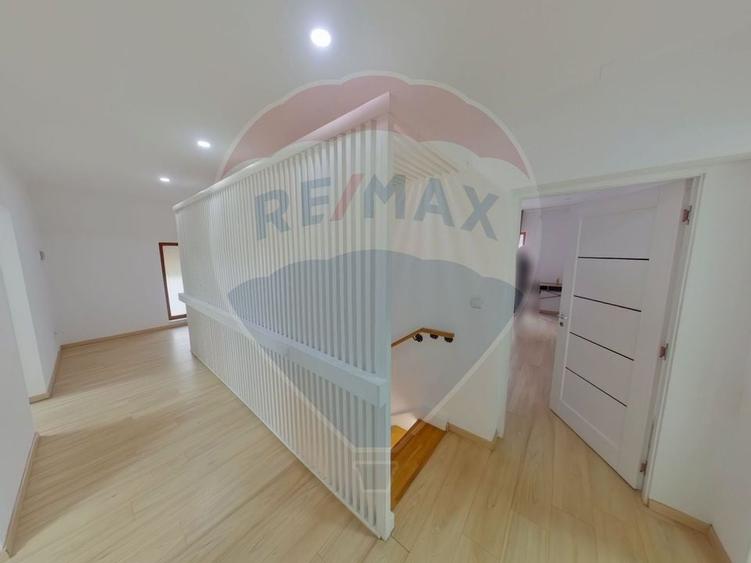 Casă / Vilă cu 6 camere de vânzare în zona Est - 9