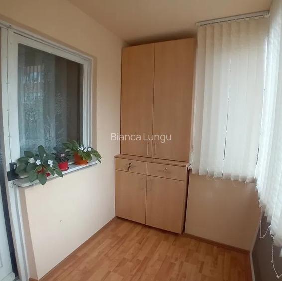 Apartament de 3 camere ( Centrala Proprie )-Tractorul