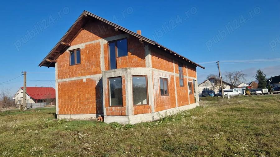 Vand Casa ?i Teren in Raturile Medie?ului - 3