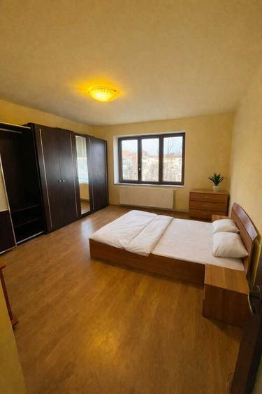 Apart 2 camere de inchiriat, ultracentral, curte si parcare privata - 1