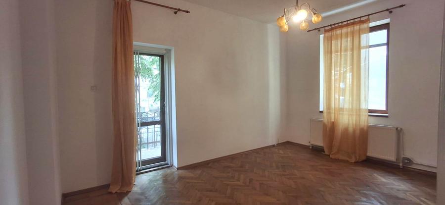 Cotroceni, Romniceanu, parter in imobil mic, spatios, 3 camere, balcon, birouri - 3