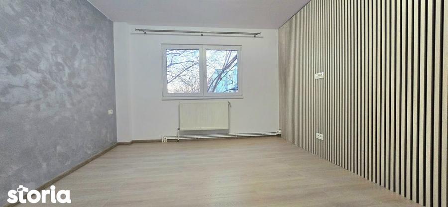 Apartament cu 4 camere decomandat în Poarta 6