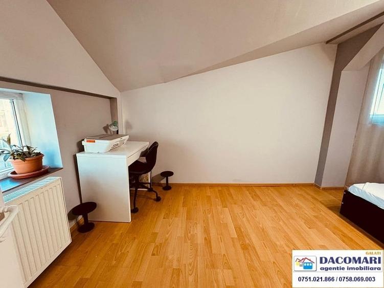 Apartament la mansarda, Port - 4