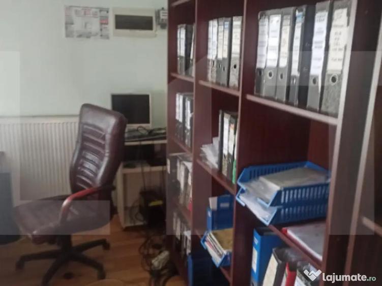 Spatiu comercial, de vanzare, parter + apartament la etaj, z - 6