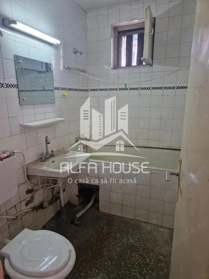 Vand 3 camere confort 1 zona Centrala - 3