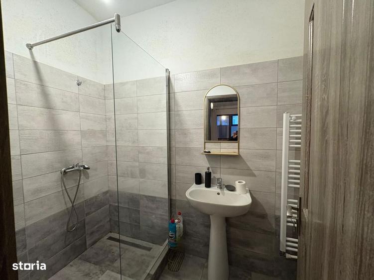 Garsoniera P-Ta Resita,Centrala Proprie, Mobilata/Utilata, Curata - 4